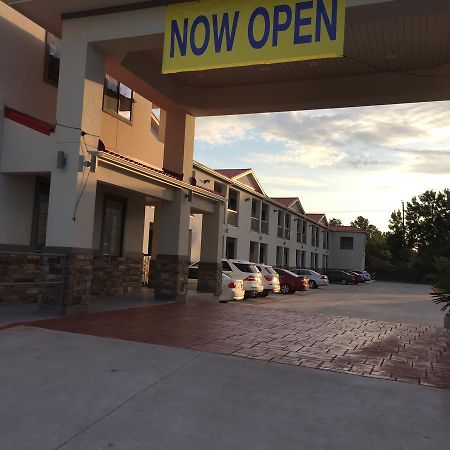Scottish Inn And Suites Katy Exterior photo