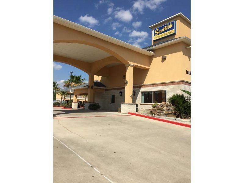 Scottish Inn And Suites Katy Exterior photo