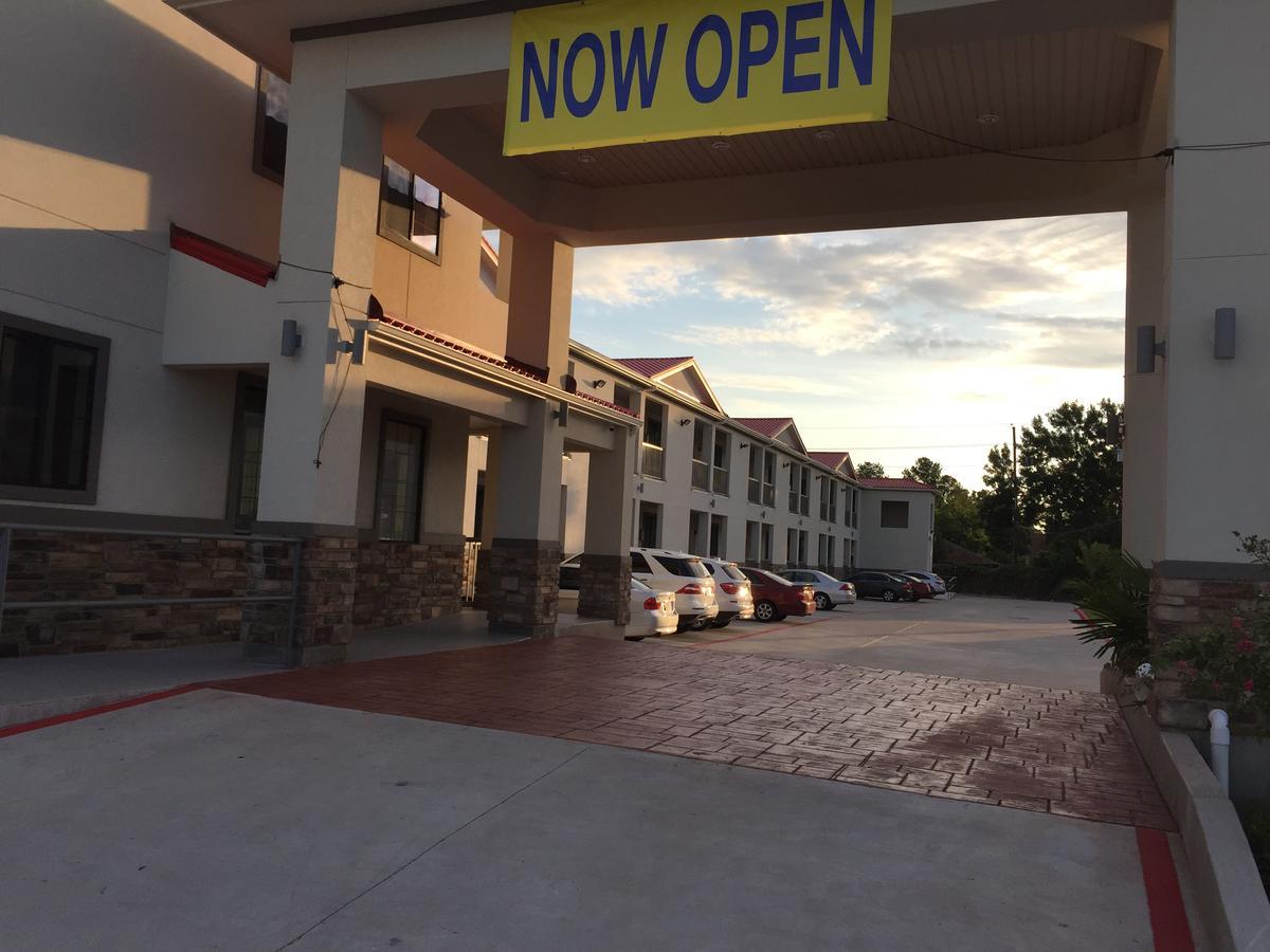 Scottish Inn And Suites Katy Exterior photo